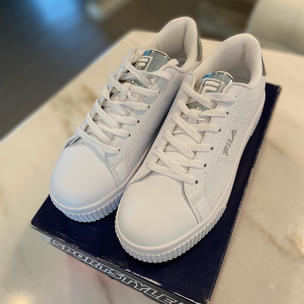 Women’s Fila Panache 19 Sneakers Size 9.5